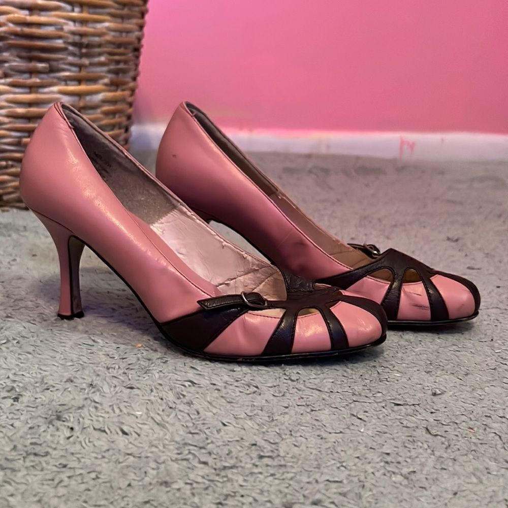 Women Shoes  - Picture 3 of 9